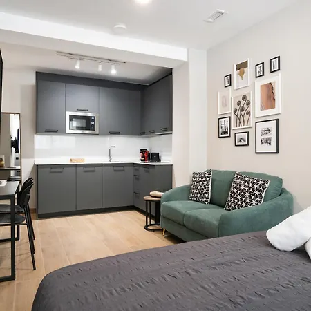 Dobo Madrid Azca Chambre photo