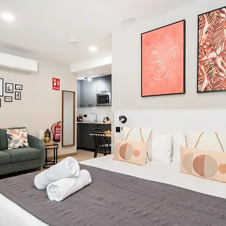 Dobo Madrid Azca Chambre photo